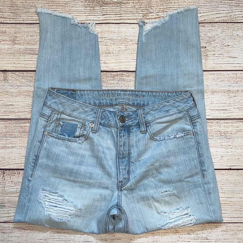 American Eagle Outfitters Tomgirl Distressed Jeans